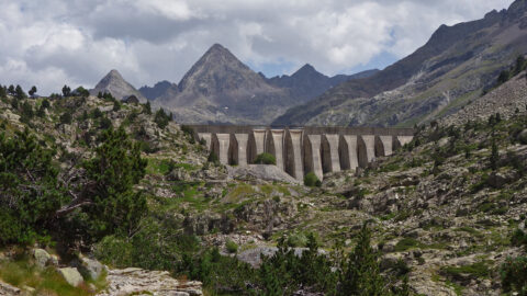 Staumauer des Embalse de Respomuso