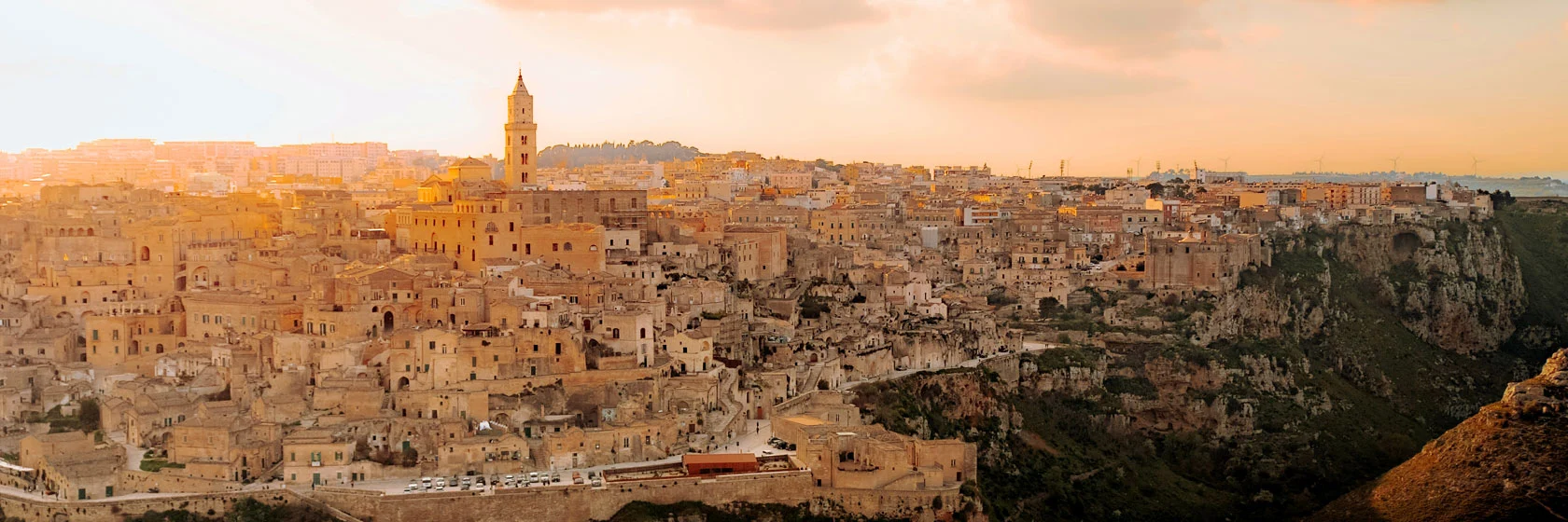 Blick auf Matera nach einer Radreise durch Apulien | Foto von Daniel J. Schwarz auf Unsplash